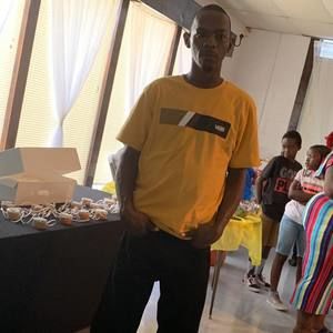 Meet your Posher, Buddy